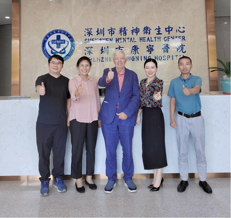 深圳市“三名工程”伦敦国王学院的Robi