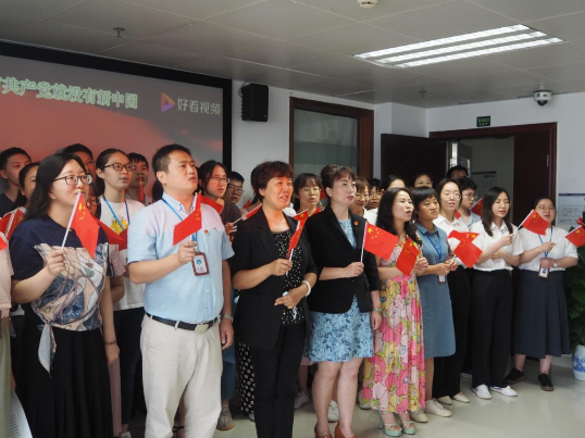 图   深圳市康宁医院公卫支部合唱歌曲《没有共产党就没有新中国》.png